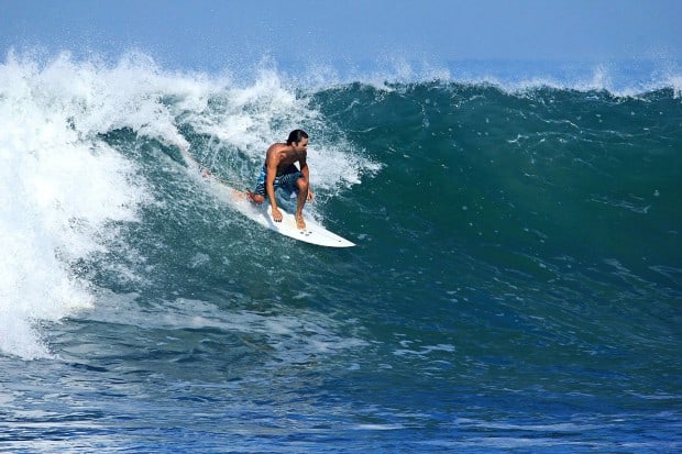 surfingm in medewi