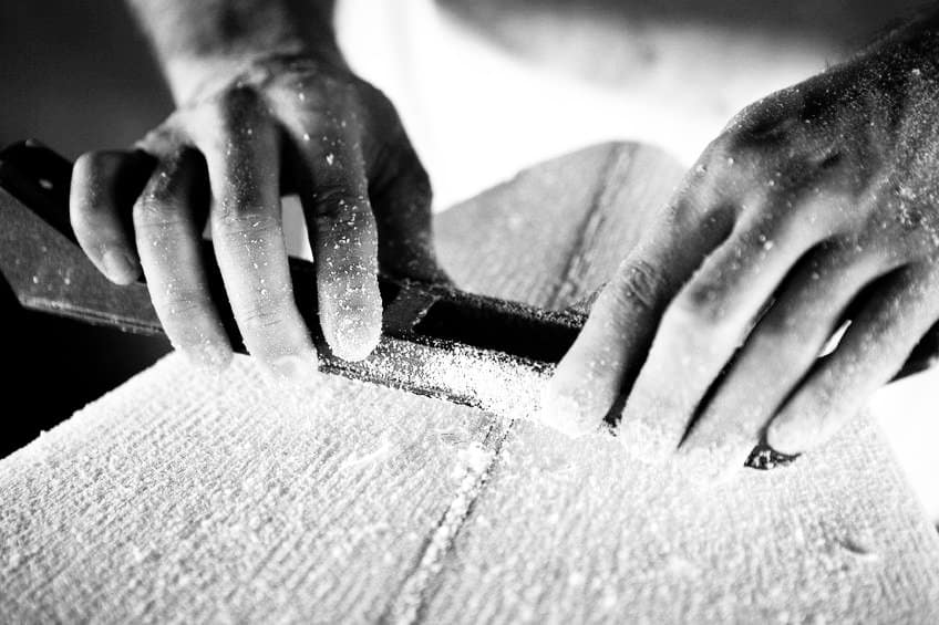 shaping-a-surfboard-by-hand