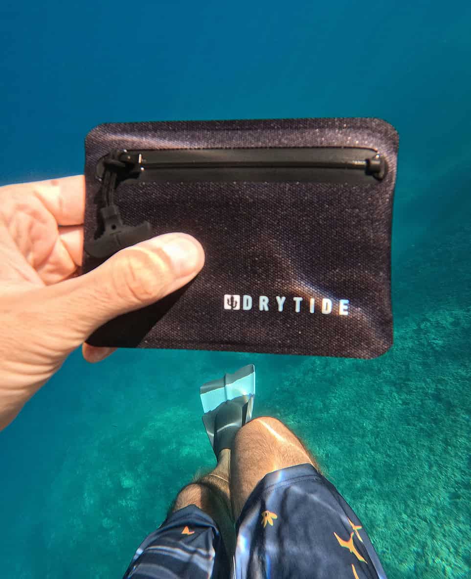 waterproof wallet underwater