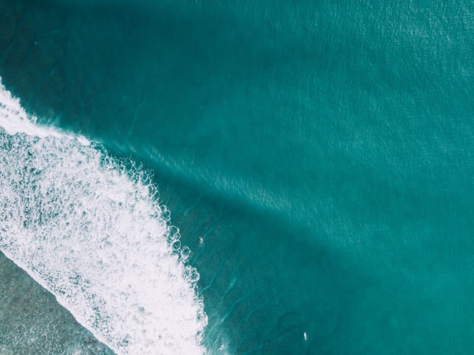 wave breaking in Mentavai islands from above